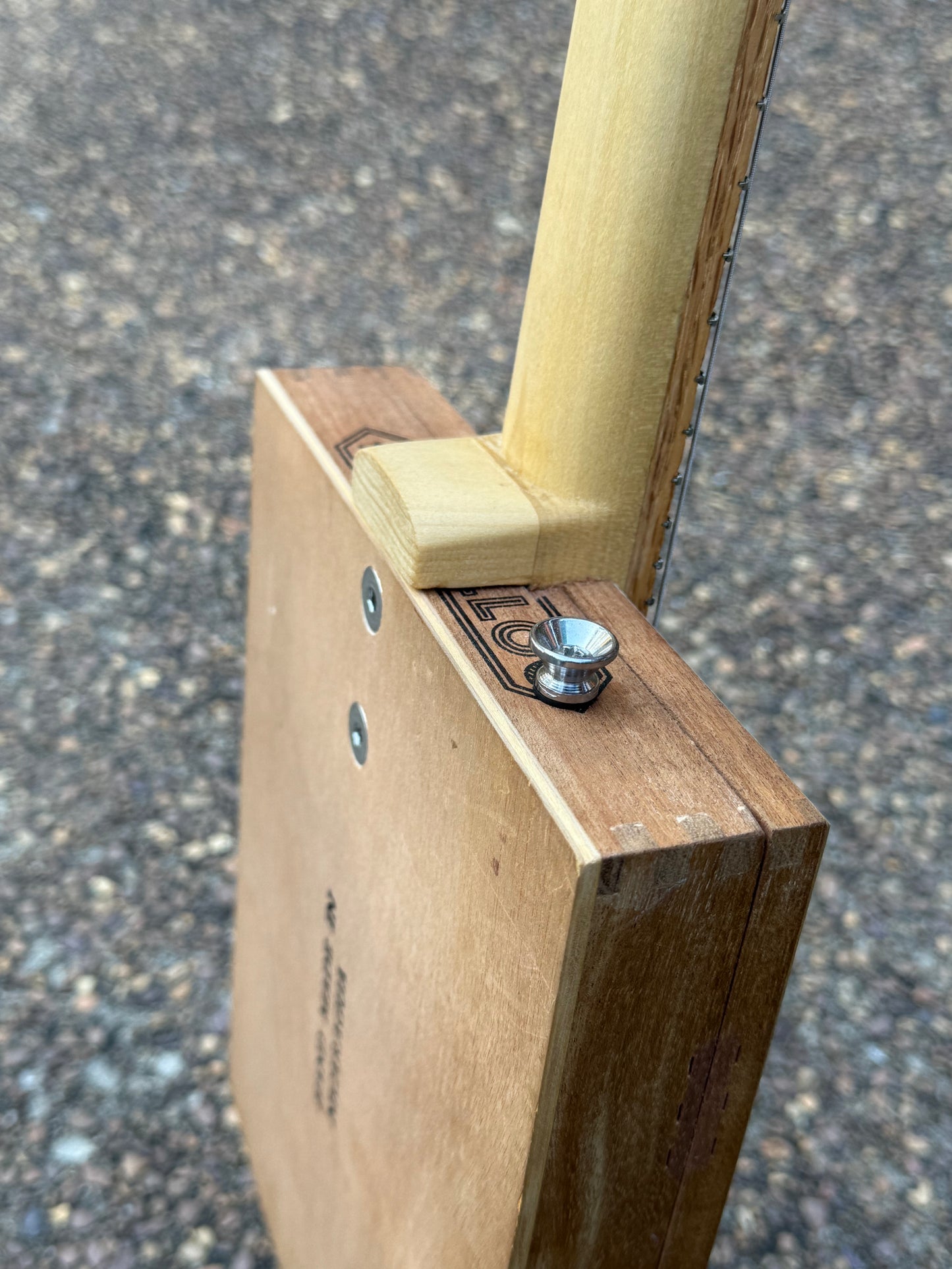Cigar Box Guitar (standard)