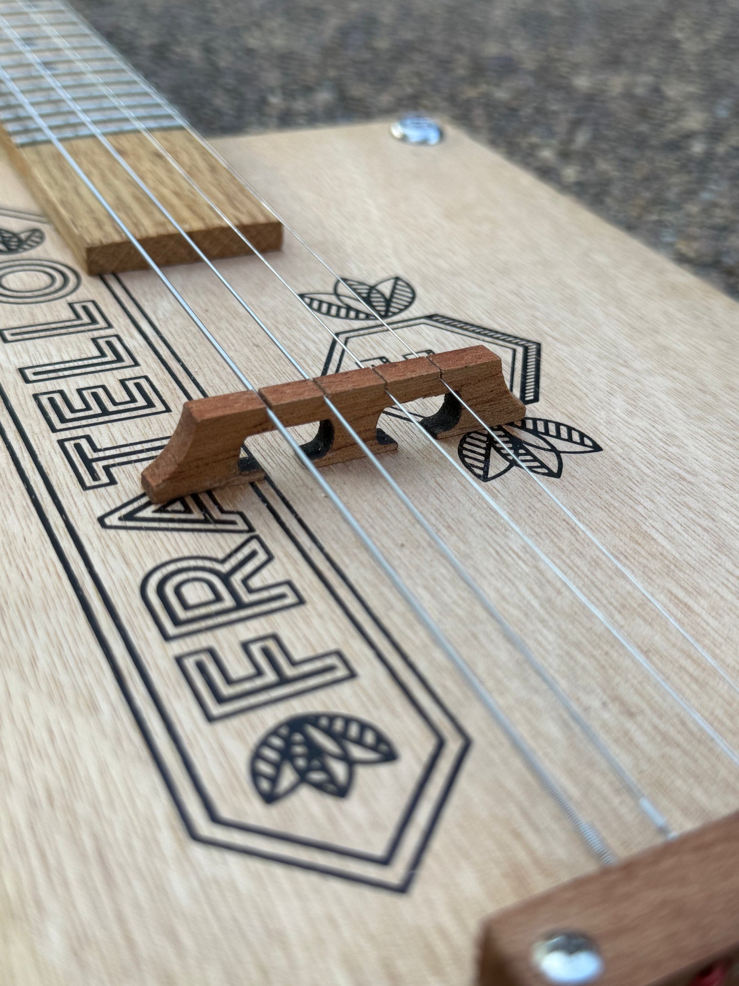 Cigar Box Guitar (standard)